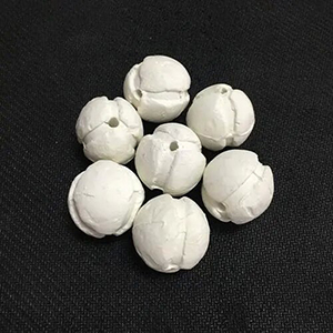 ceramic ball for heat-sensitive material distillation